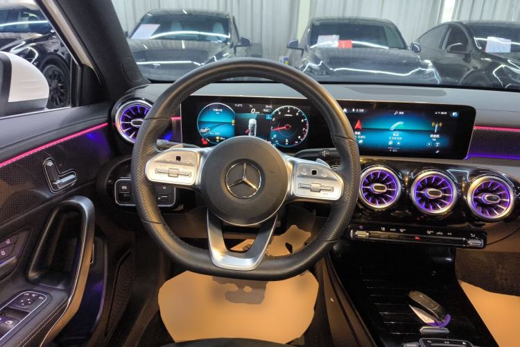 Used Mercedes-Benz A-Class 2020 Restyled A 200 L Sport Sedan Fashion Version
