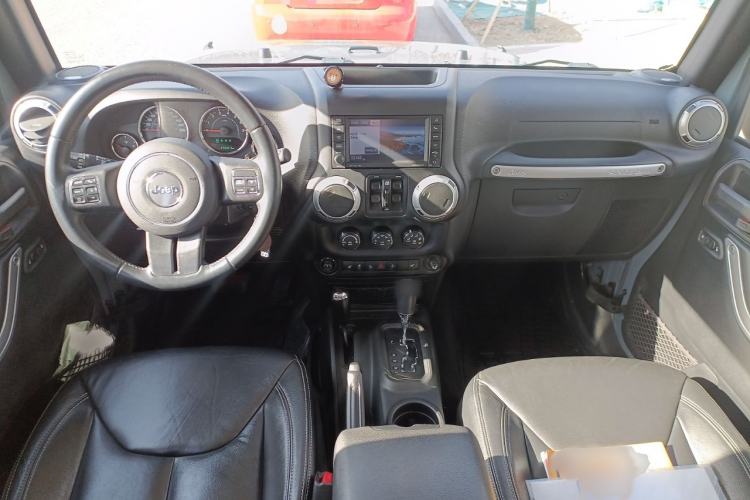 Used  Wrangler 2015 3.6L Rubicon Four-Door Comfort Edition
