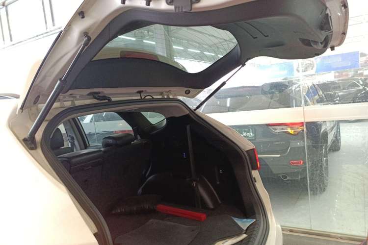 Used Hyundai Santa Fe Classic 2013 3.0L 4x4 Premium Edition 7-Seater Euro IV
