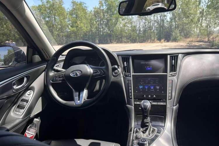 Used Infiniti Q50L 2018 2.0T Enjoyment Version China VI Standard
