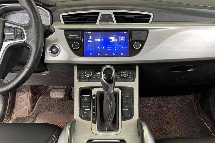 Used Geely Auto Emgrand X7 Sport 2018 1.8TD Automatic Two-Wheel Drive Smart Connect 4G Internet Edition
