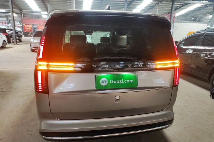 Used Volvo EM90 2025 Ultra Six-Seater