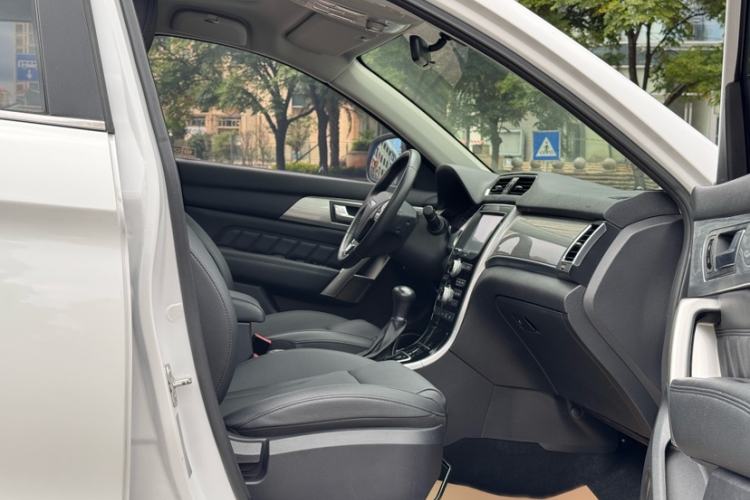 Used Haval H2 2016 Red-Label 1.5T Automatic Two-Wheel Drive Luxury Model
