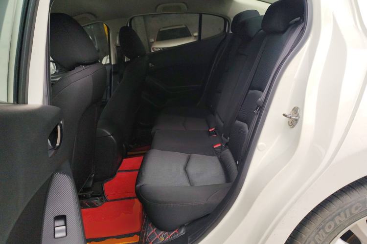 Used Mazda Mazda 3 Axela 2014 Sedan 1.5L Manual Comfort Model
