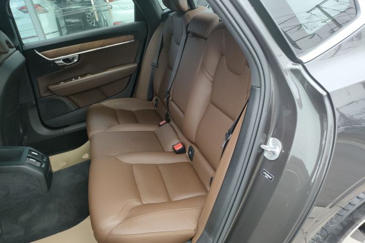 Used Volvo S90 2024 B5 Zhiyi Luxury Edition
