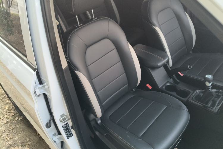Used Wuling Hongguang PLUS 2020 1.5L Manual Comfort 7-Seater