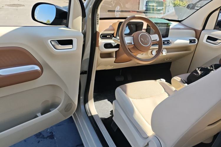 Used Wuling Hongguang MINIEV 2024 3rd Generation 215km Advanced Version
