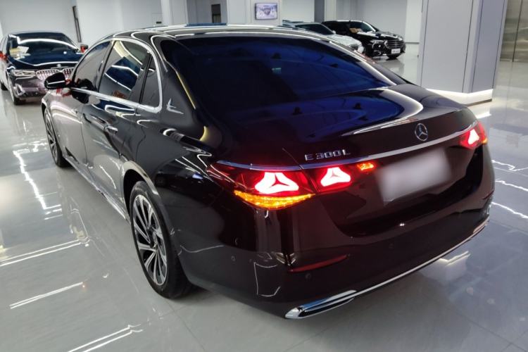 Used Mercedes-Benz E-Class 2024 Facelift E 300 L Luxury Edition
