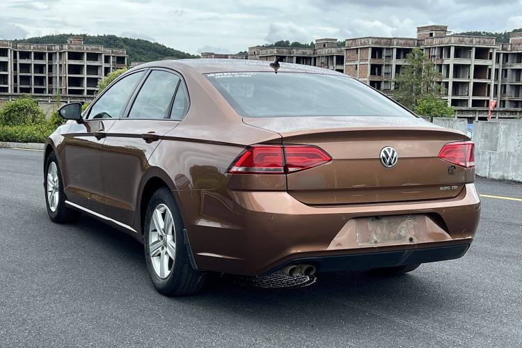 Used Volkswagen Lamando 2015 230TSI DSG Fashion Edition
