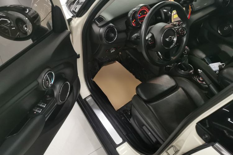 Used  MINI 2015 1.5T COOPER Excitement Five-Door Edition
