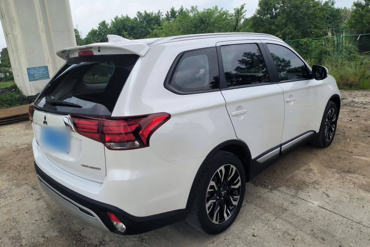Used Mitsubishi Outlander 2019 2.0L Two-Wheel Drive Comfort Edition 5 Seats China VI Standard

