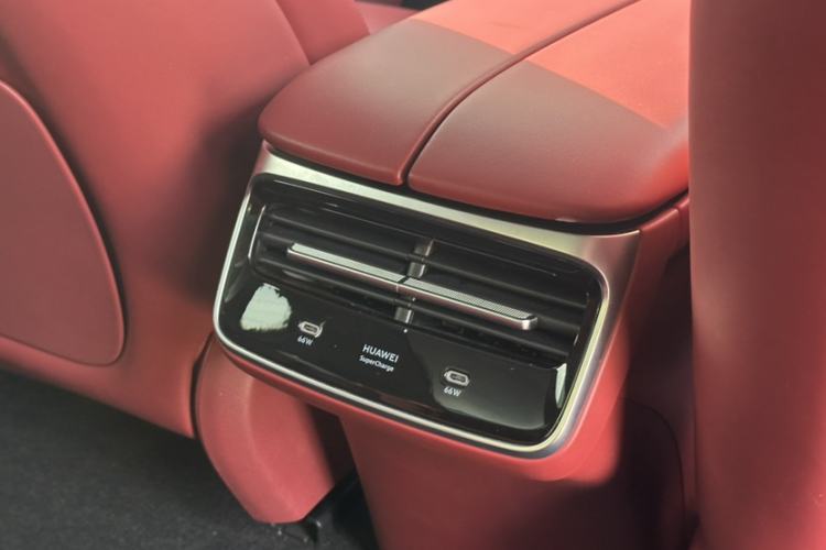 Used Hima Luxeed S7 2025 785 km Ultra
