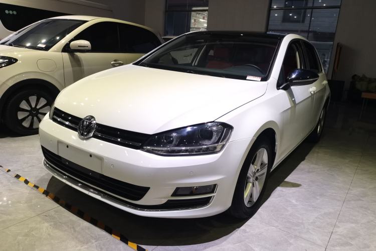 Used Volkswagen Golf 2017 1.6L Automatic Comfort Million-Vehicle Anniversary Edition
