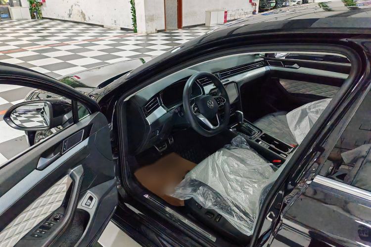 Used Volkswagen Magotan 2023 2 Million Units Commemorative Edition 330TSI DSG Luxury Version
