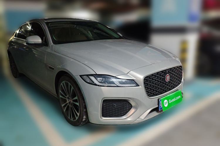 Used Jaguar XFL 2025 Model—2.0T P250, Two-Wheel Drive, Premium Luxury Edition