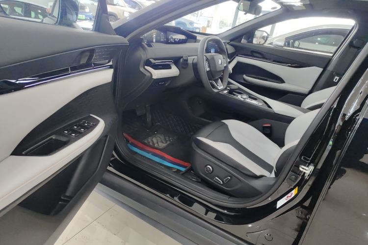 Used Changan UNI-V iDD 2024 Blue Whale Smart Electric iDD 136km Luxury Model
