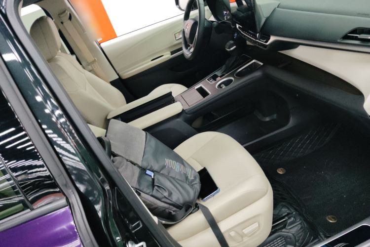 Used Toyota Granvia 2023 2.5L Hybrid Prestige PLUS Edition