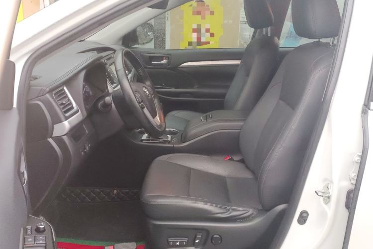 Used Toyota Highlander 2018 2.0T Two-Wheel Drive Luxury Edition 7 Seats China VI Standard
