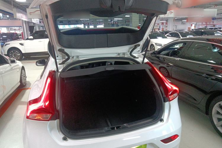 Used Volvo V40 2015 1.6T Zhiyi Edition
