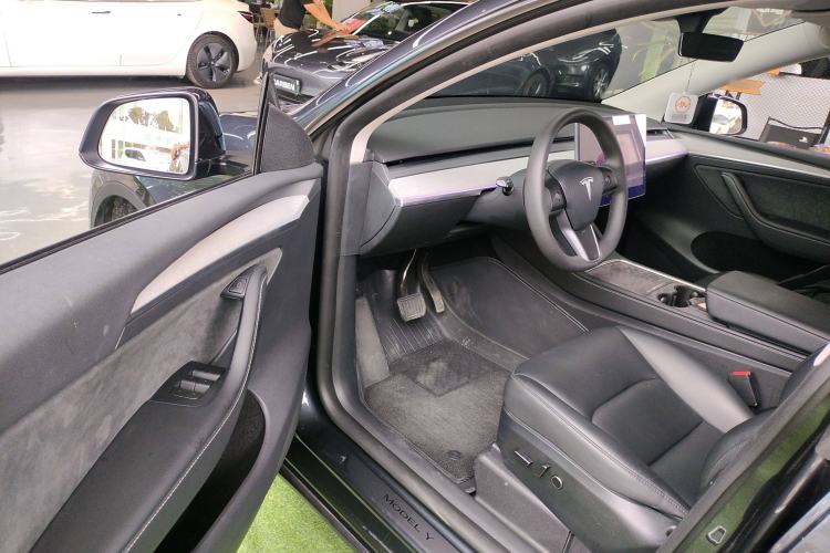 Used Tesla Model Y 2024 Rear-Wheel-Drive Version