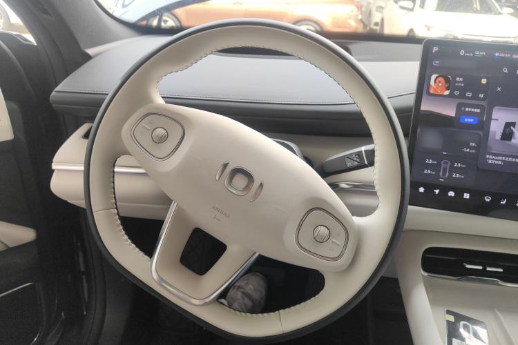 Used  Q07 2025 215 Flagship PLUS
