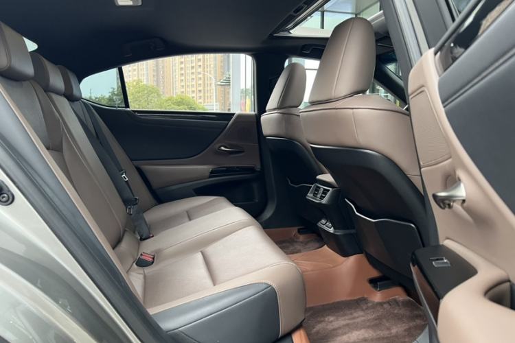 Used Lexus ES 2022 200 Excellence Edition
