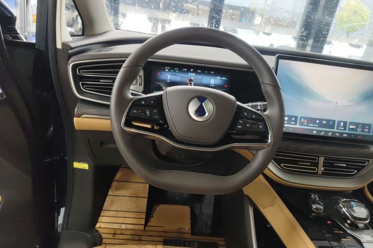 Used Denza D9 2024 EV 620 Premium Model
