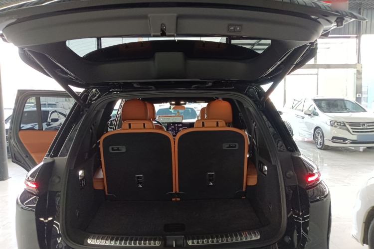 Used Li Auto L8 2023 Pro Model
