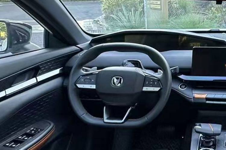 Used Changan UNI-V 2022 1.5T Prestige Version
