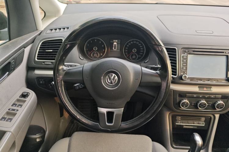 Used Volkswagen Sharan 2013 1.8TSI Standard Model
