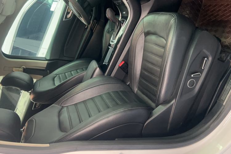 Used Ford Edge 2016 EcoBoost 245 Two-Wheel-Drive Titanium 7-Seater
