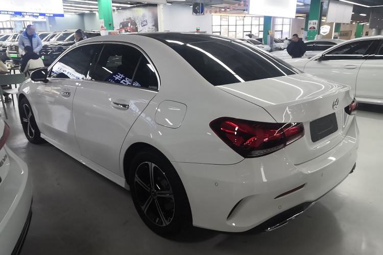 Used Mercedes-Benz A-Class 2022 Revised Version A 200 L Sport Sedan Fashionable Style
