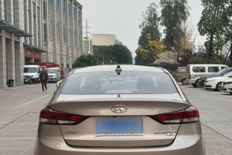 Used Hyundai Elantra 2016 1.6L Automatic ZhiXuan · Luxury Version

