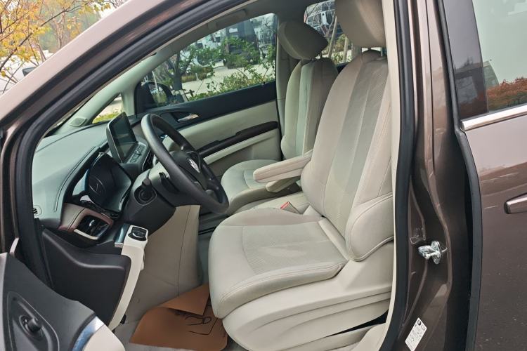 Used Buick GL8 2023 Land Executive Class Comfort Model