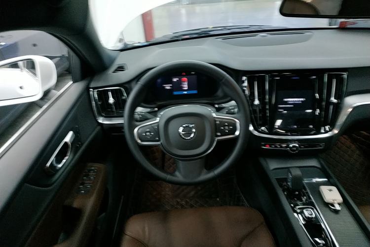 Used Volvo S60 2024 B4 Zhiyi Luxury Edition
