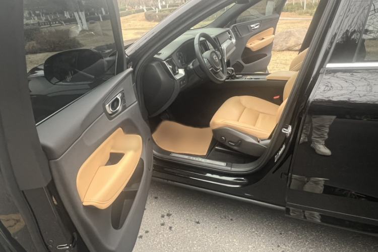 Used Volvo XC60 2019 T5 4x4 Smart Edition China V Standard
