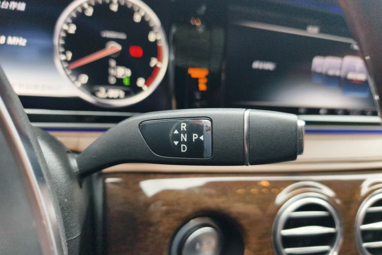 Used Mercedes-Benz S-Class 2014 S 320 L Business Model
