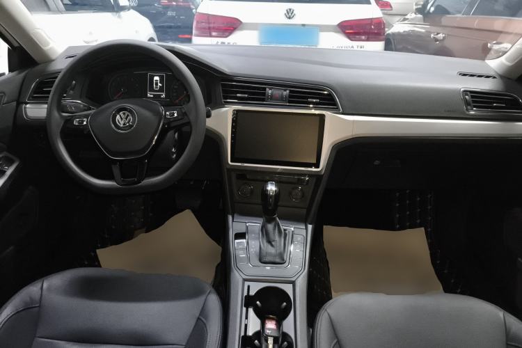 Used Volkswagen Lamando 2019 230TSI DSG Fashion Edition China VI
