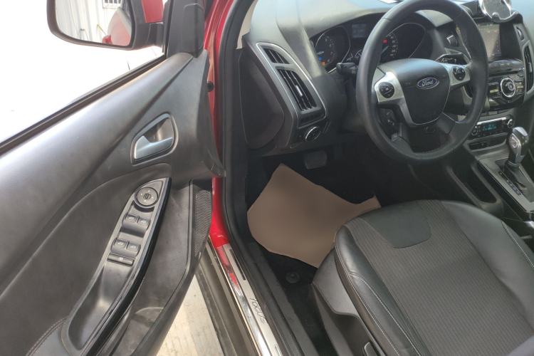 Used Ford Focus 2012 Sedan 1.6L Automatic Fashion Edition