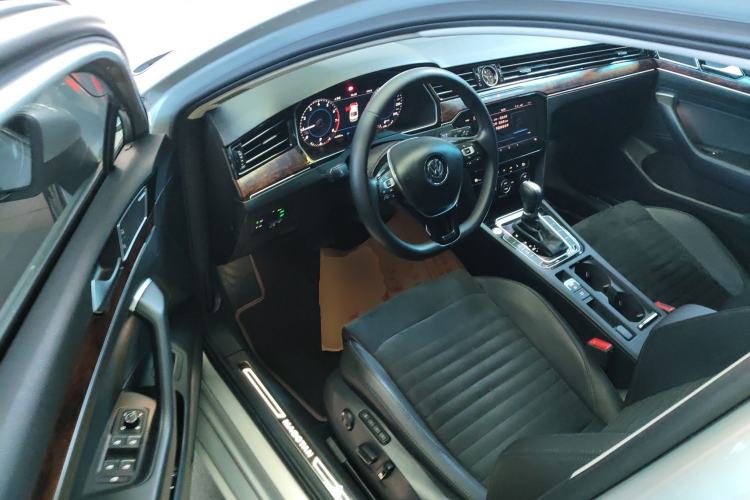 Used Volkswagen Magotan 2018 380TSI DSG Prestige Model
