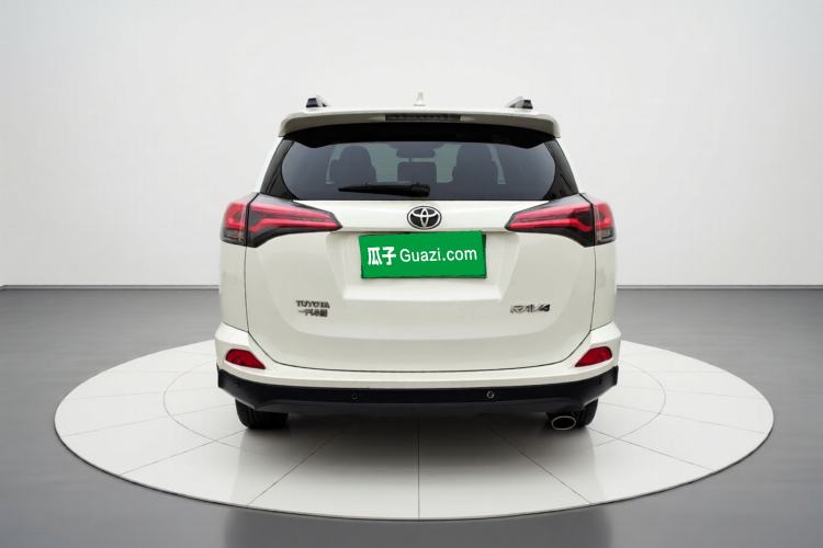 Used Toyota RAV4 2016 2.0L CVT Two-Wheel Drive Fashion Edition China V Standard
