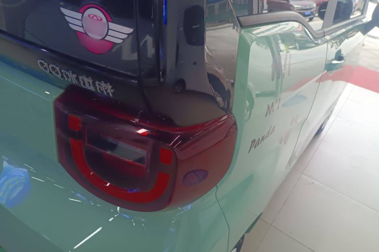 Used Chery QQ Ice Cream 2022 170km Sundae Phosphate Lithium-Ion
