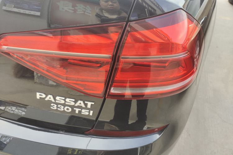 Used Volkswagen Passat 2017 330TSI DSG Luxury Edition
