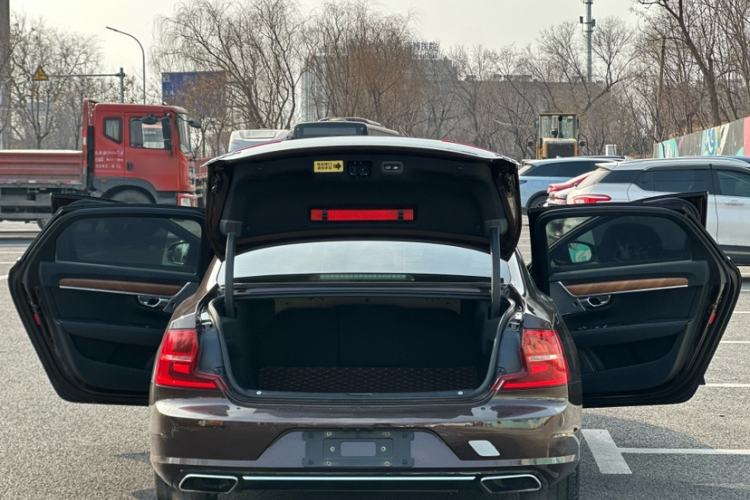 Used Volvo S90 2020 T5 Zhiyi Luxury Edition