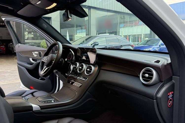 Used Mercedes-Benz GLC 2020 Facelifted GLC 260 L 4MATIC Dynamic Edition
