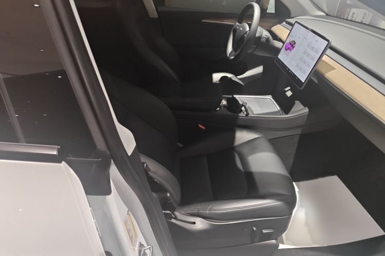 Used Tesla Model Y 2022 Rear-Wheel-Drive Version
