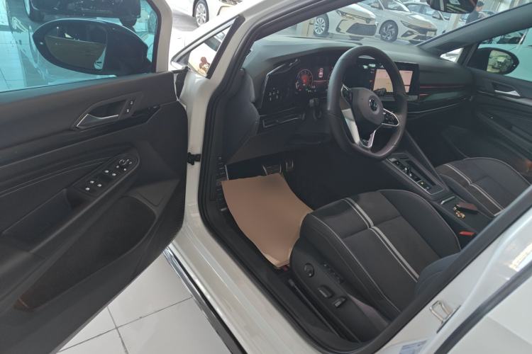 Used Volkswagen Golf 2023 Facelift 280TSI DSG R-Line Lite
