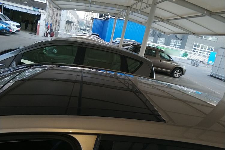 Used Volkswagen Golf 2017 1.6L Automatic Comfort Million-Vehicle Anniversary Edition
