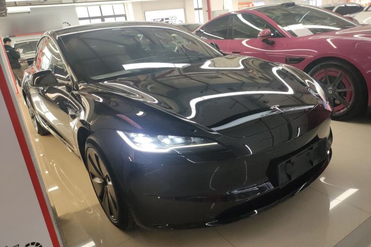 Used Tesla Model 3 2023 Long-Range All-Wheel-Drive Version
