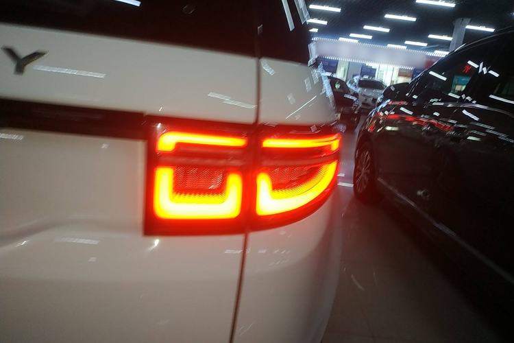 Used Land Rover Discovery Sport 2020 249 PS R-Dynamic Performance Edition
